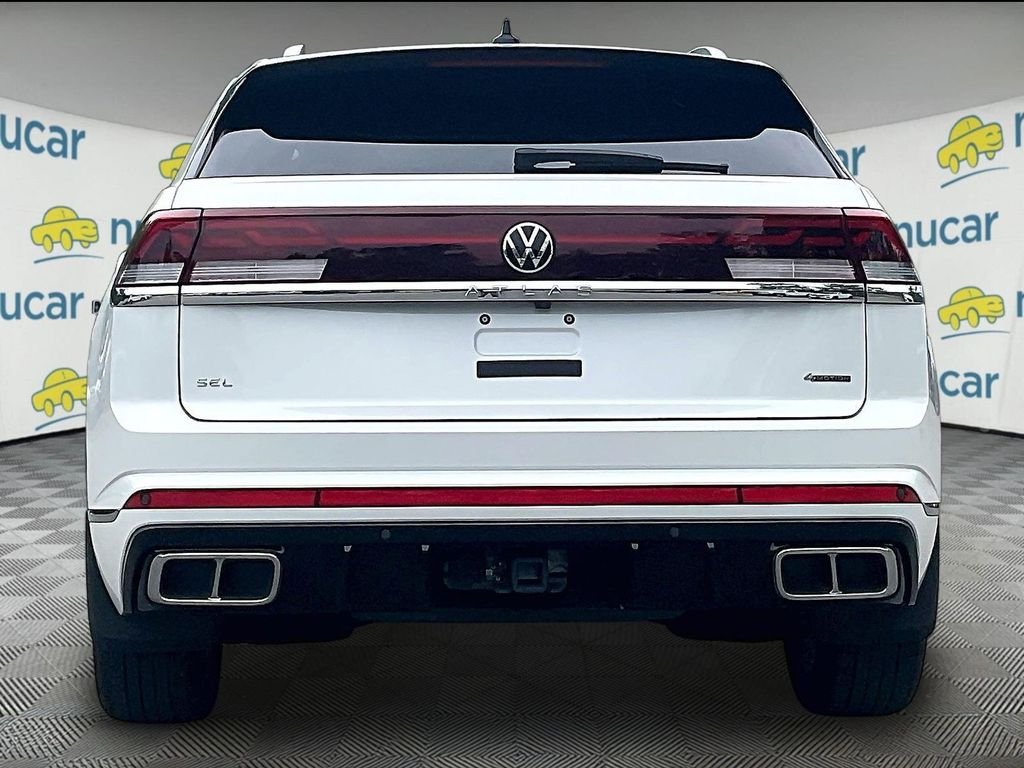 Used 2024 White Volkswagen 2.0T SEL R-Line image 4