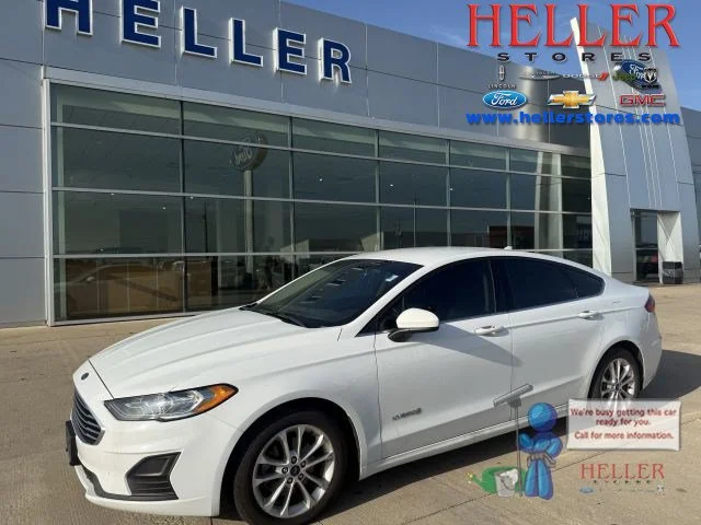 Used 2019 Oxford White Ford SE image 1