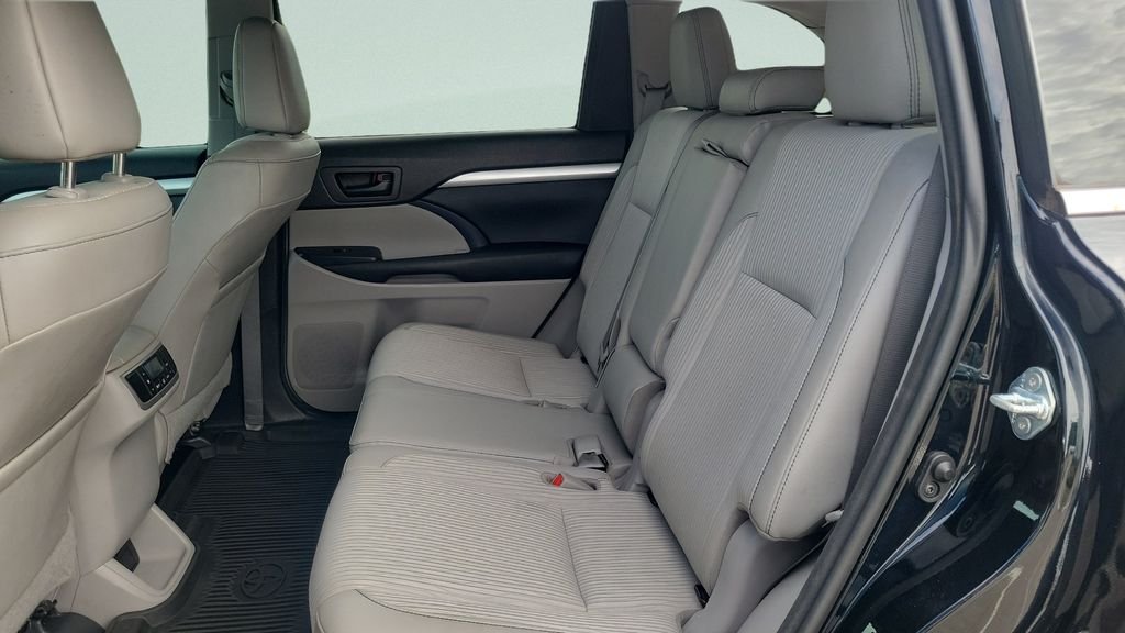 Used 2017 Black Toyota LE Plus image 10