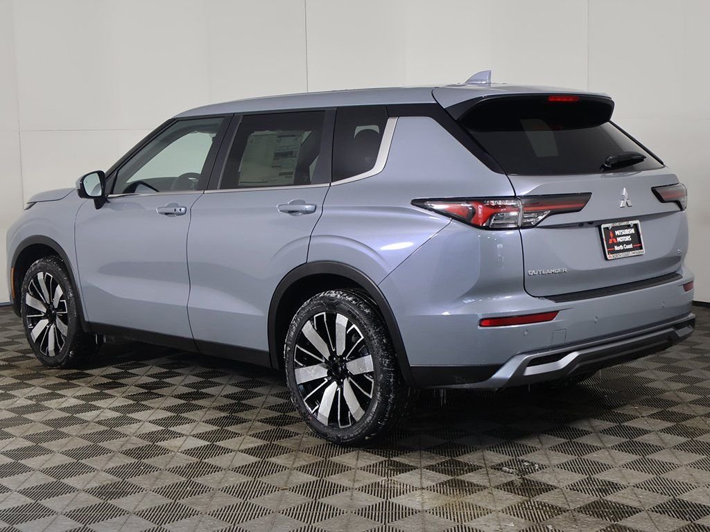 New 2026 Gray Mitsubishi SE image 11