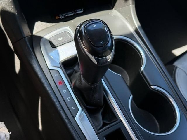 Used 2018 SUMMIT WHITE Chevrolet Premier image 23