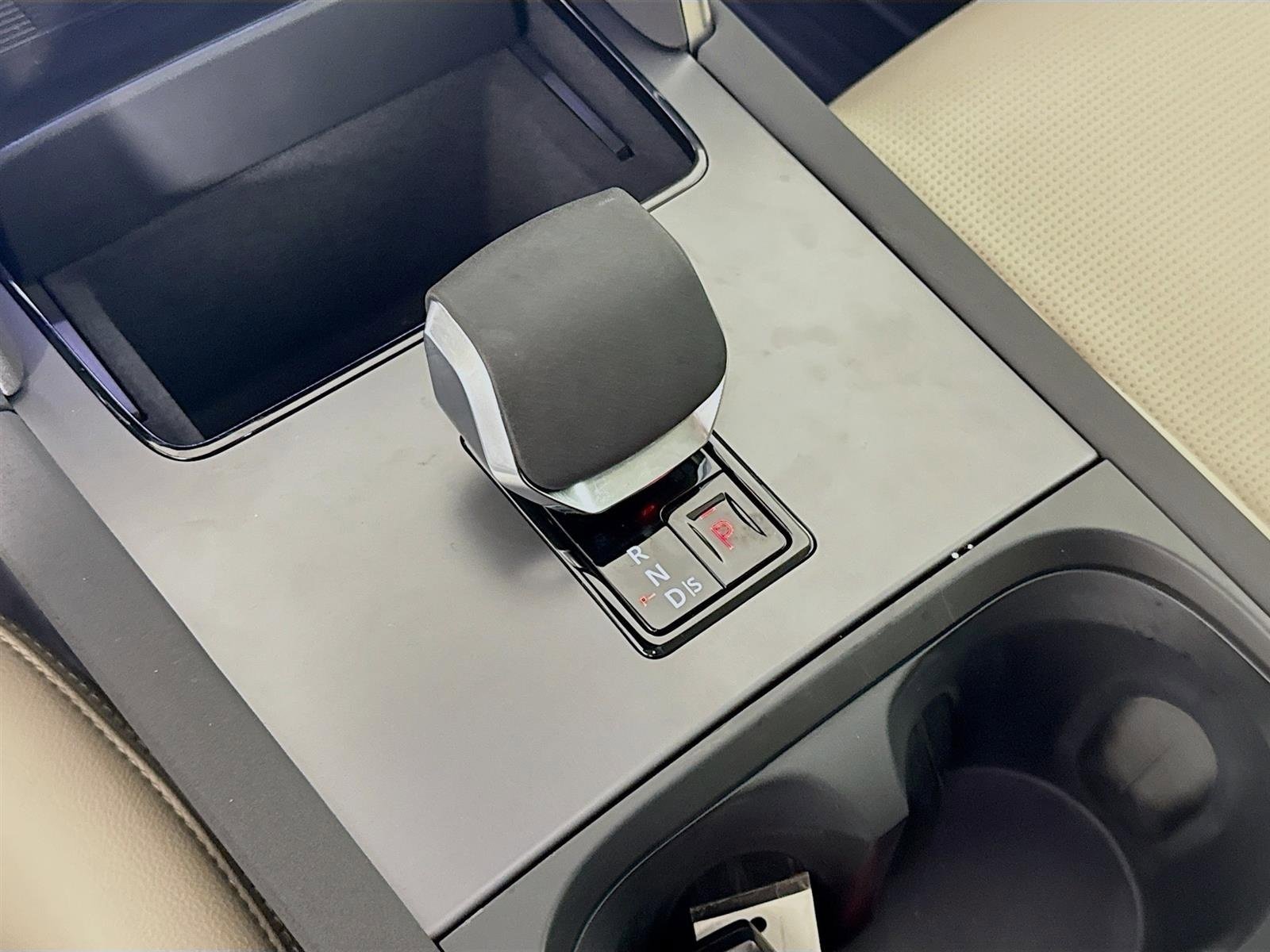 Used 2025 Blue Land Rover S image 19