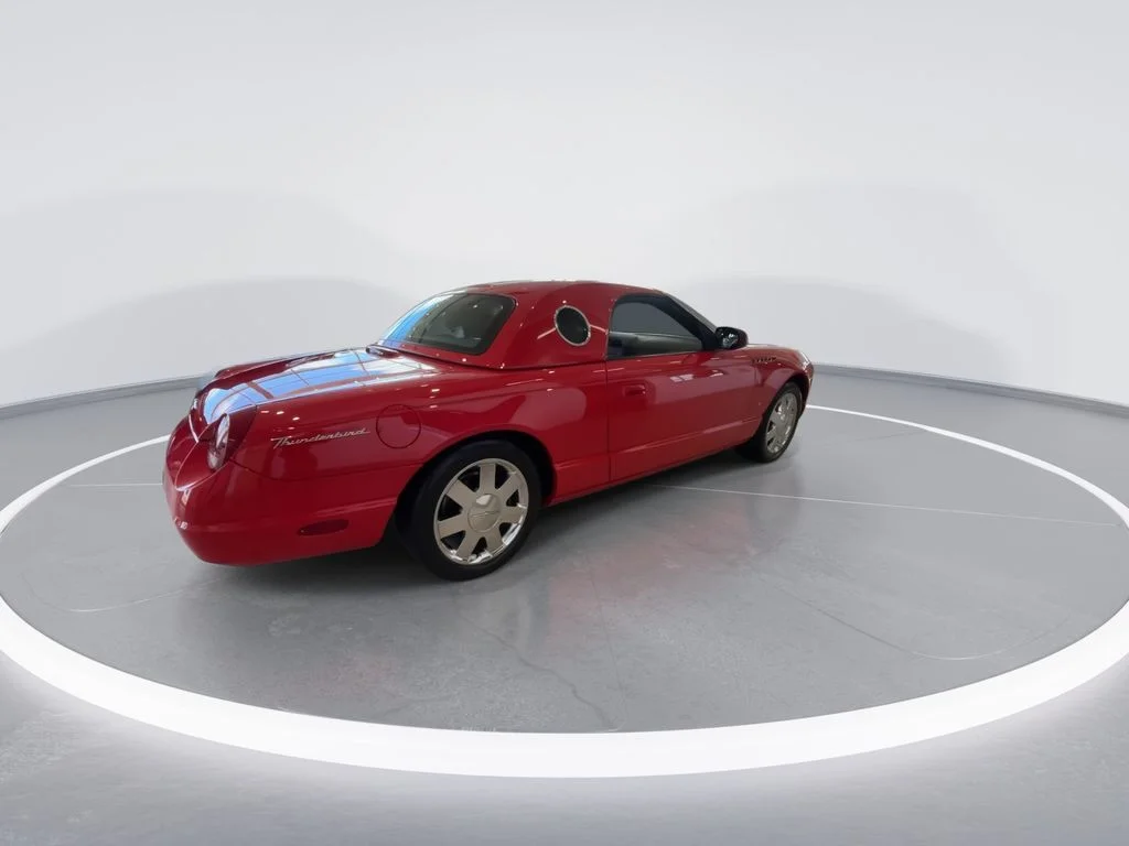 Used 2002 Red Ford Base image 8