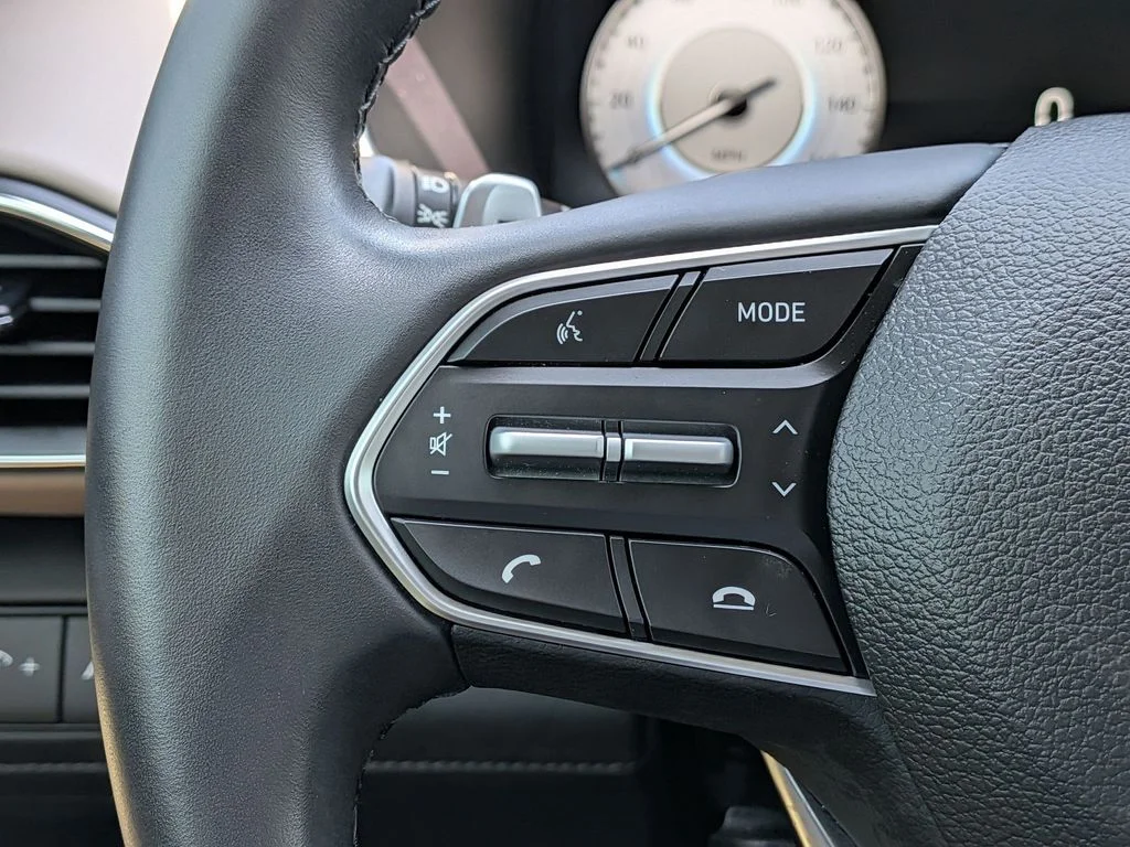 Used 2023 Black Hyundai SEL image 16