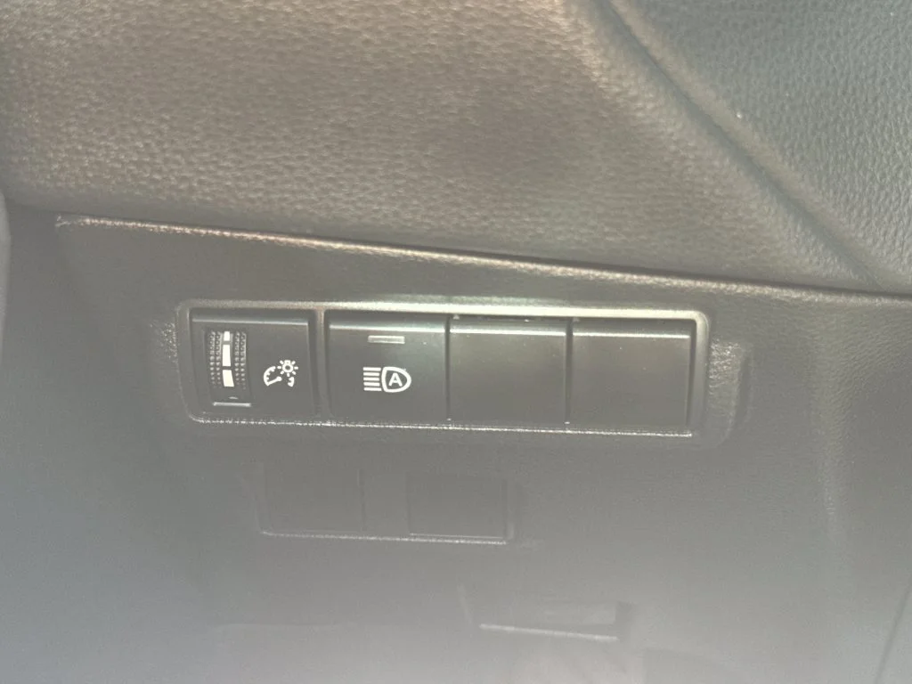 Used 2023  Toyota LE image 30