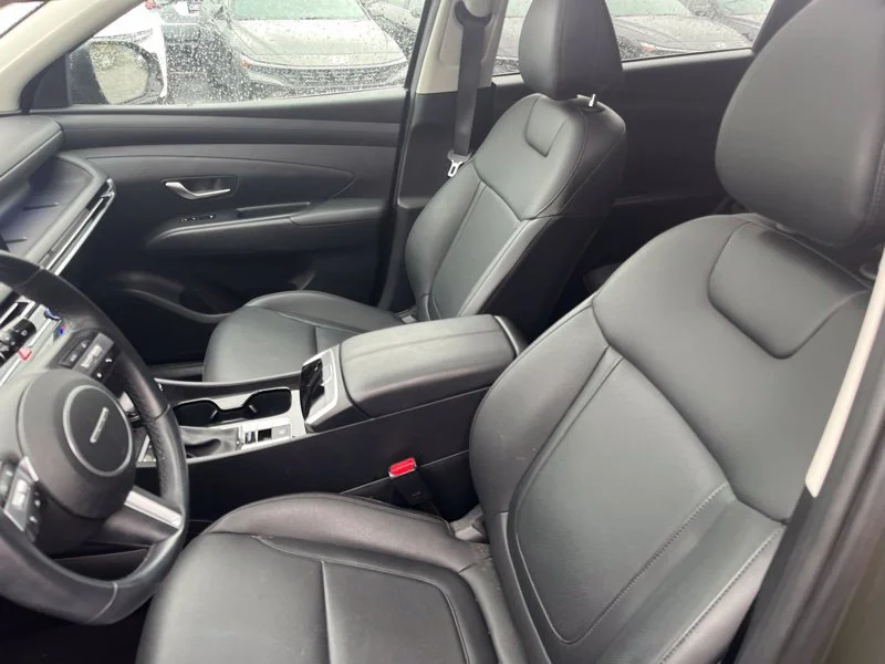Used 2025 Green Hyundai SEL Convenience image 9