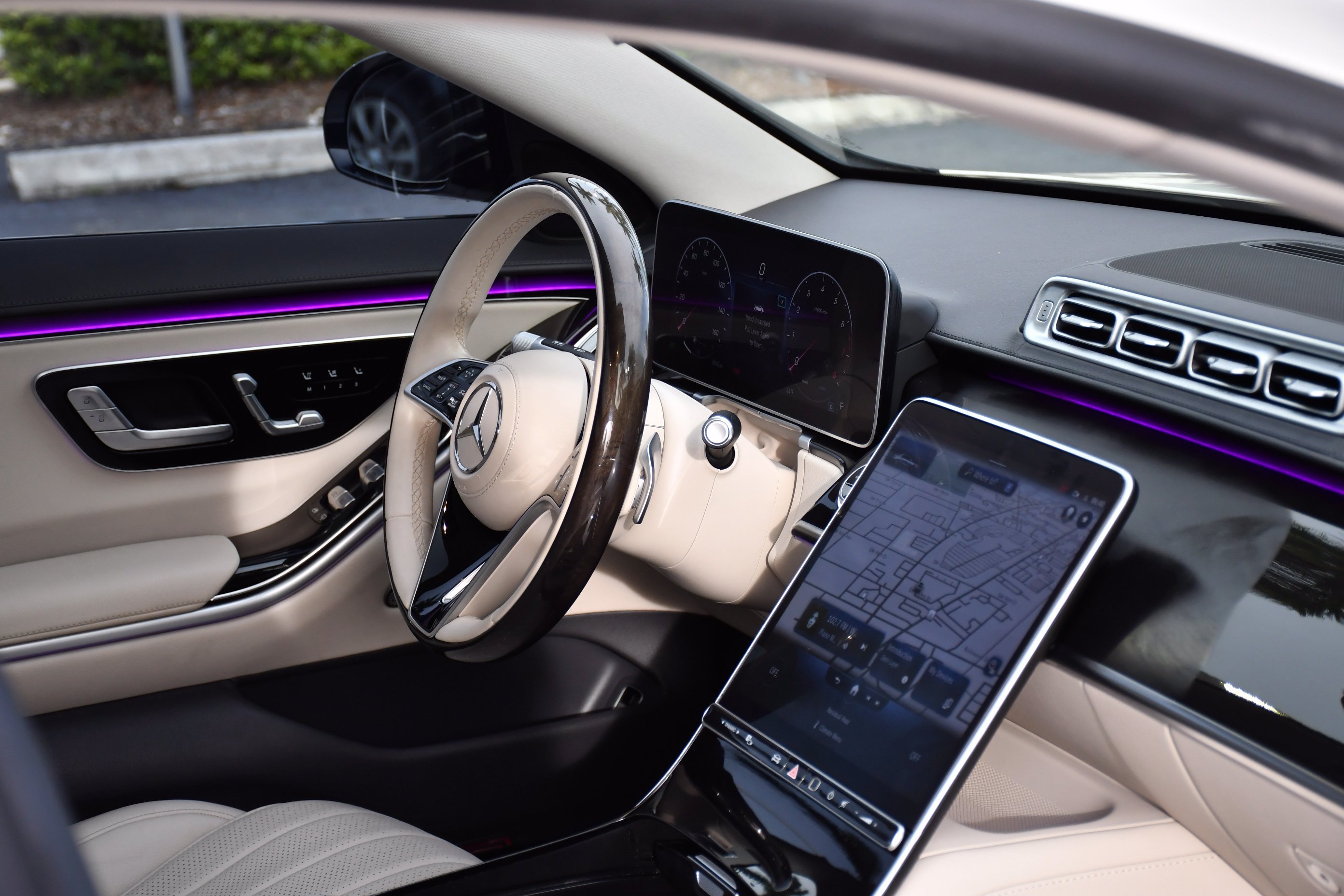 Used 2023 Diamond White Mercedes-Benz S 500 image 28