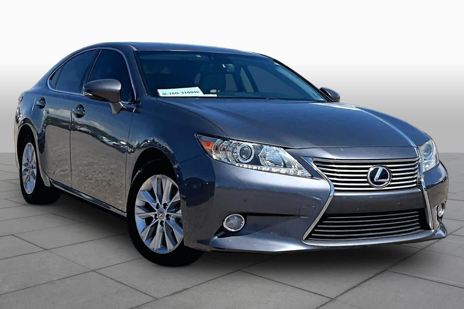 Used 2014 Nebula Gray Pearl Lexus Hybrid image 2