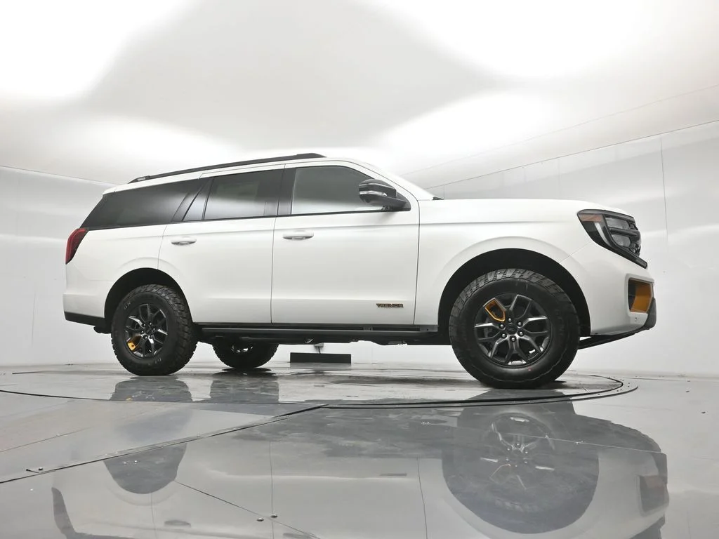 New 2026 Star White Metallic Tri-Coat Ford Tremor image 3