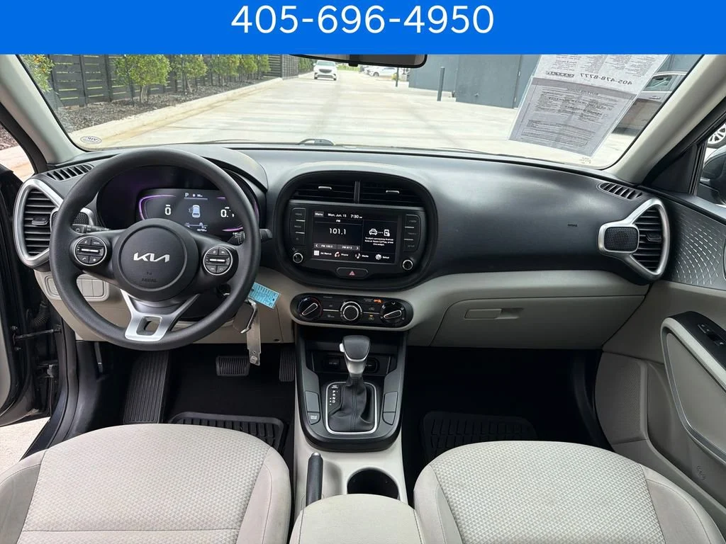 Pre-Owned 2023 Kia Soul LX