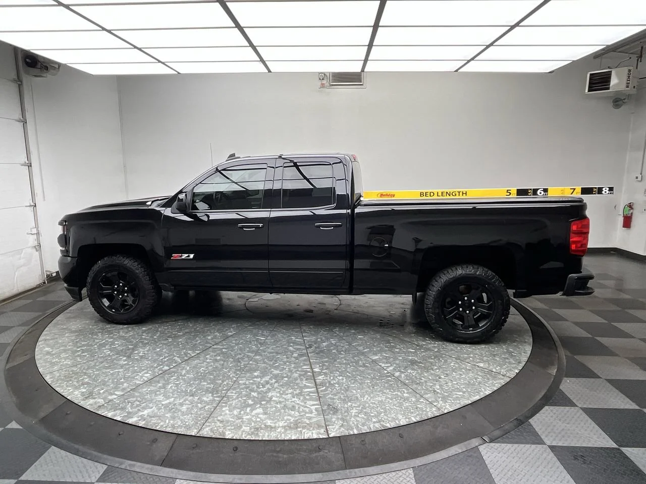 Used 2017 BLACK Chevrolet LT image 6