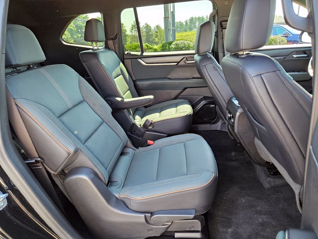 2024 GMC Acadia AT4 - Photo 14