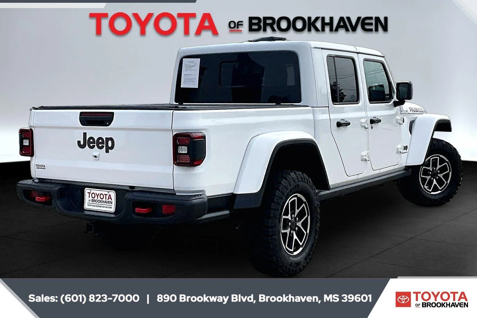 Used 2025 Bright White Clearcoat Jeep Rubicon X image 11