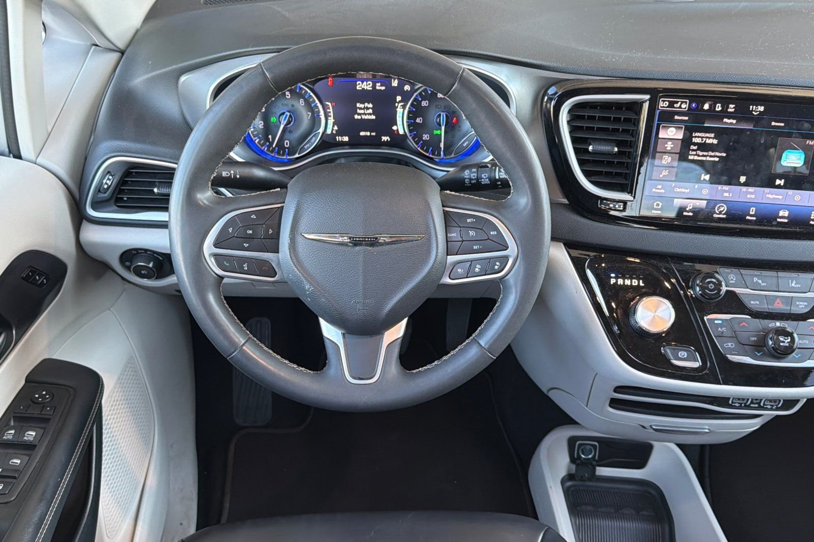 Used 2023 Silver Chrysler Touring L image 18