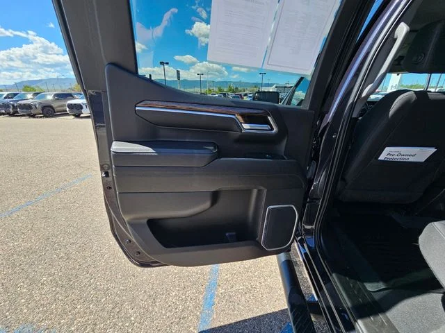 Used 2023 Titanium GMC Elevation image 18