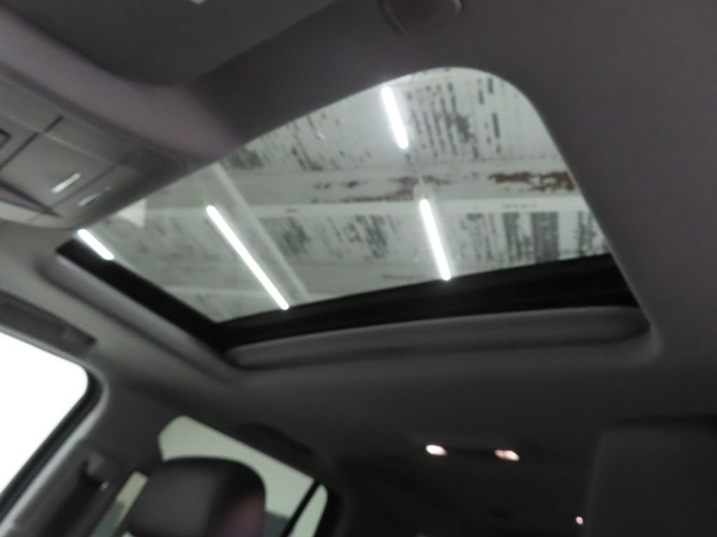 Used 2020 White GMC SLT image 19