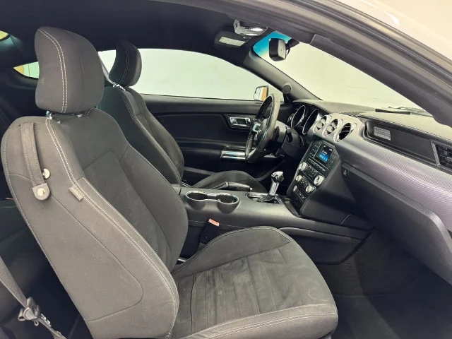 Used 2016 Oxford White Ford GT image 18