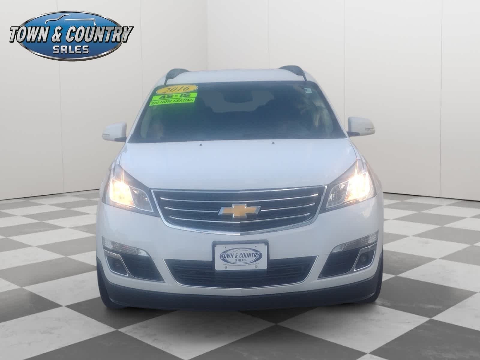 Used 2016 Chevrolet Traverse 2LT with VIN 1GNKVHKD4GJ153839 for sale in Quinnesec, MI