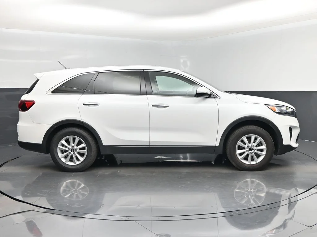 Used 2020 White Kia LX image 2