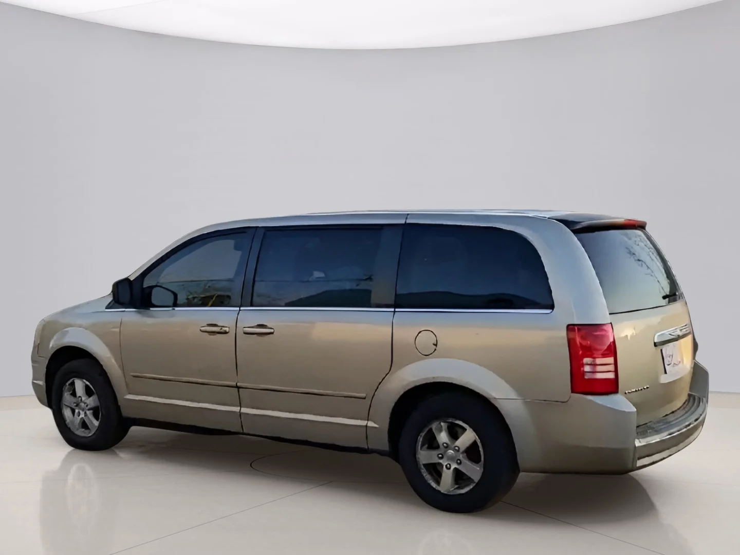 Used 2009 Gold Chrysler LX image 8
