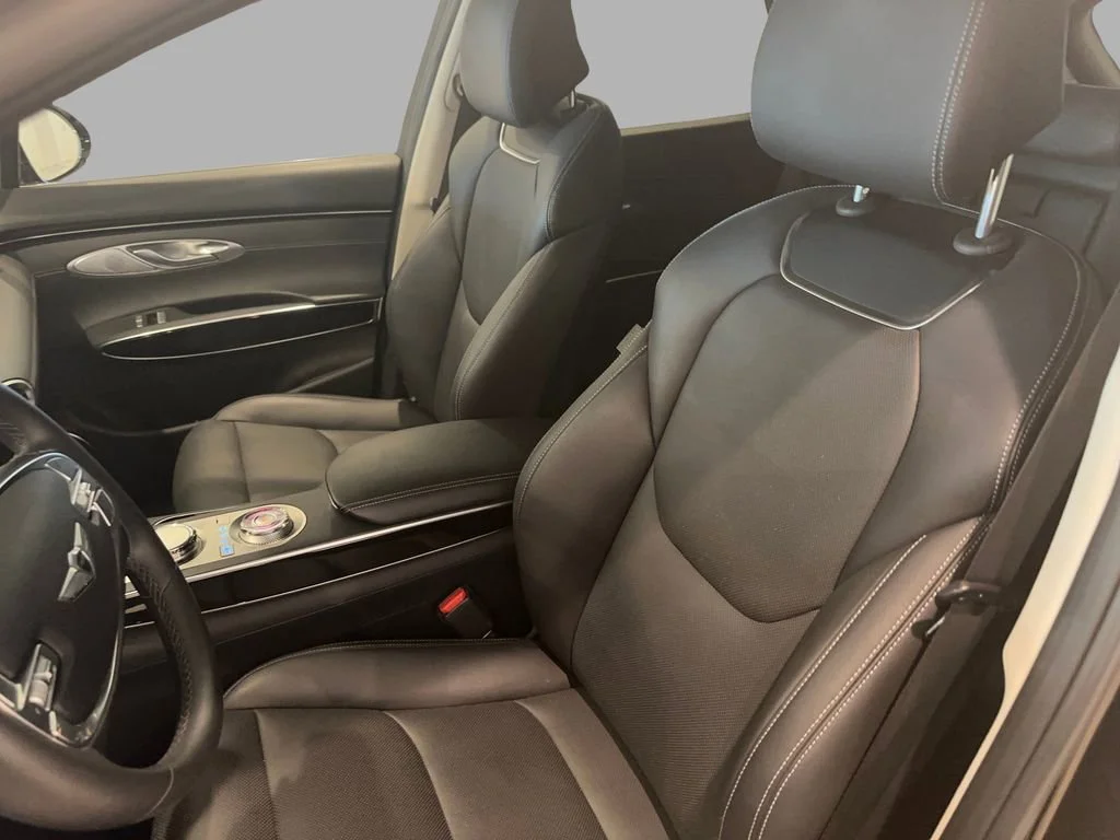 2025 GENESIS GV70 Standard - Photo 14