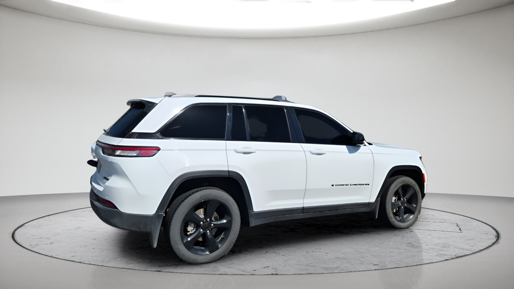 Used 2025 Bright White Clearcoat Jeep Limited image 3