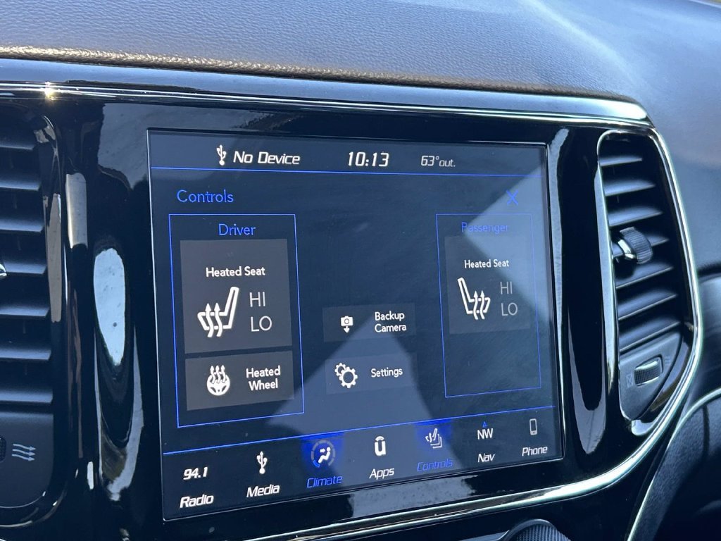 Used 2019 White Jeep Limited image 31