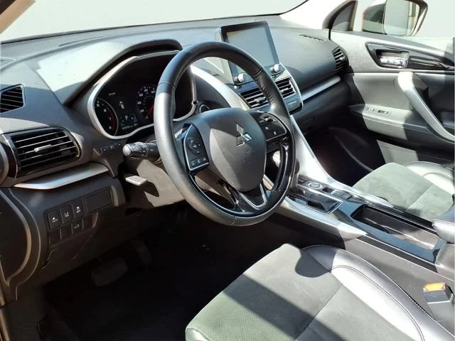 Used 2024  Mitsubishi SE image 6