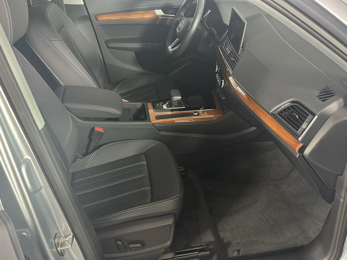 Used 2023 Florett Silver Metallic Audi S line Premium Plus image 10