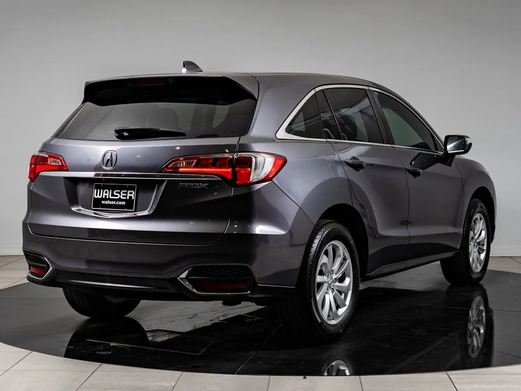 Used 2017 Modern Steel Metallic Acura w/Technology Pkg image 10