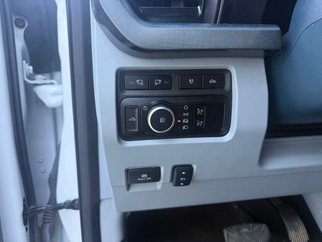 Used 2023  Ford Limited image 15