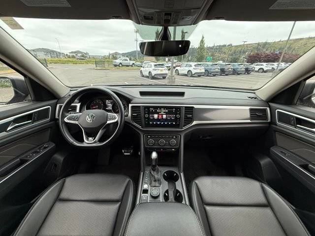 Used 2021 Platinum Gray Metallic Volkswagen 3.6L V6 SE w/Technology R-Line image 10