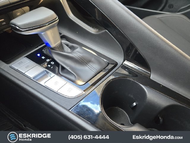 Used 2025 Red Hyundai SEL Convenience image 20
