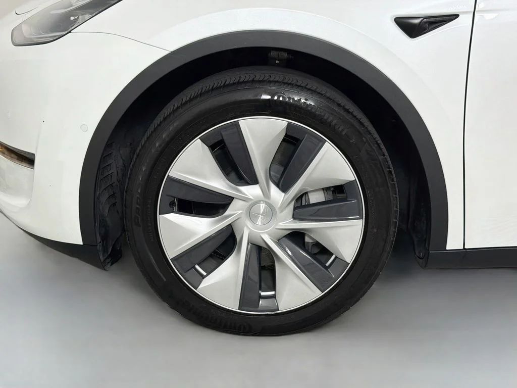 Used 2021 White Tesla Long Range image 33