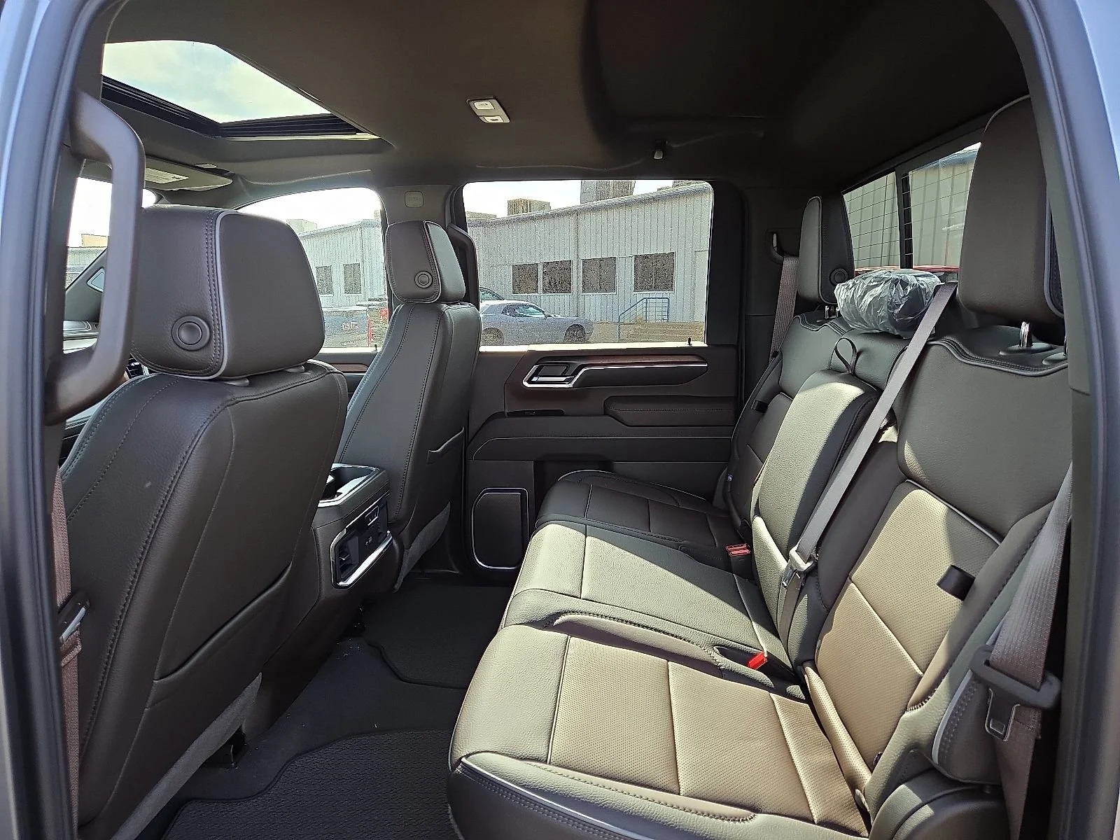2026 GMC Sierra 3500HD Denali - Photo 10