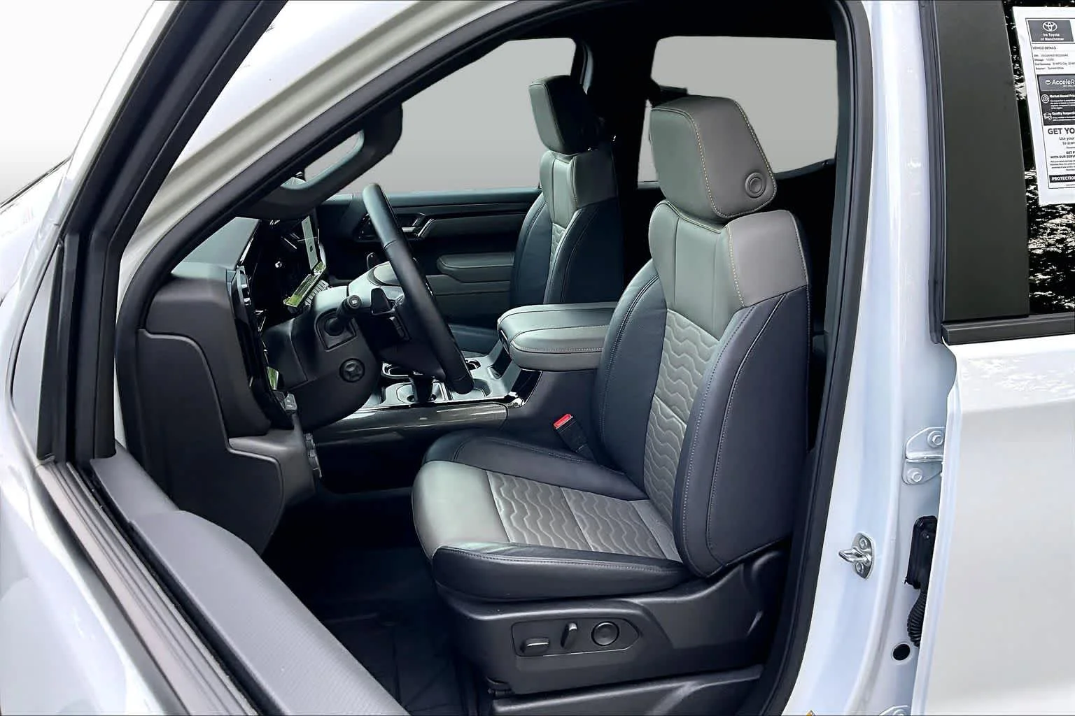 2025 Chevrolet Silverado 1500 ZR2 - Photo 9