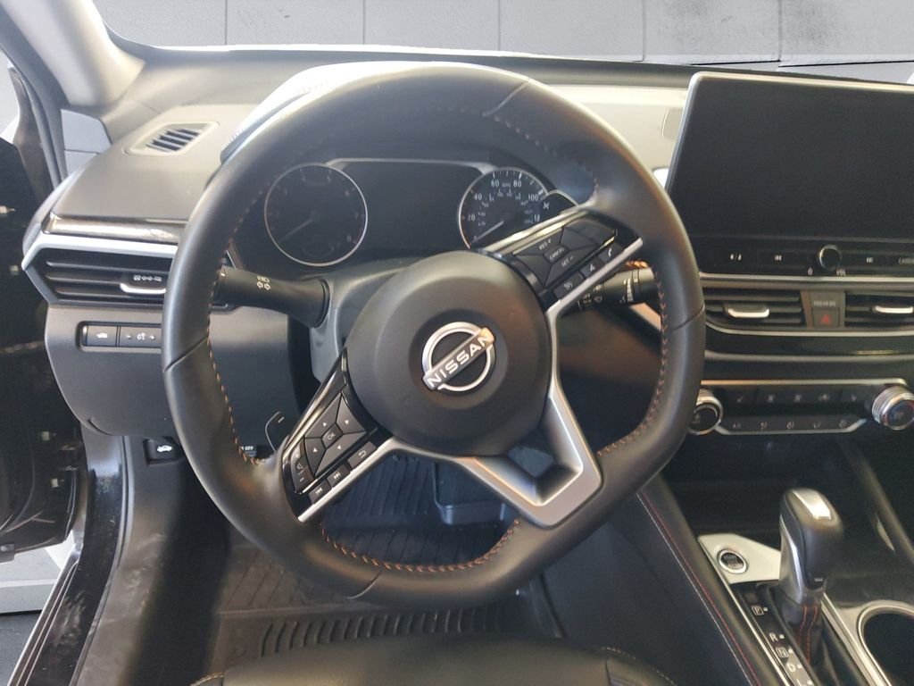 Used 2024 Black Nissan 2.5 SR image 9