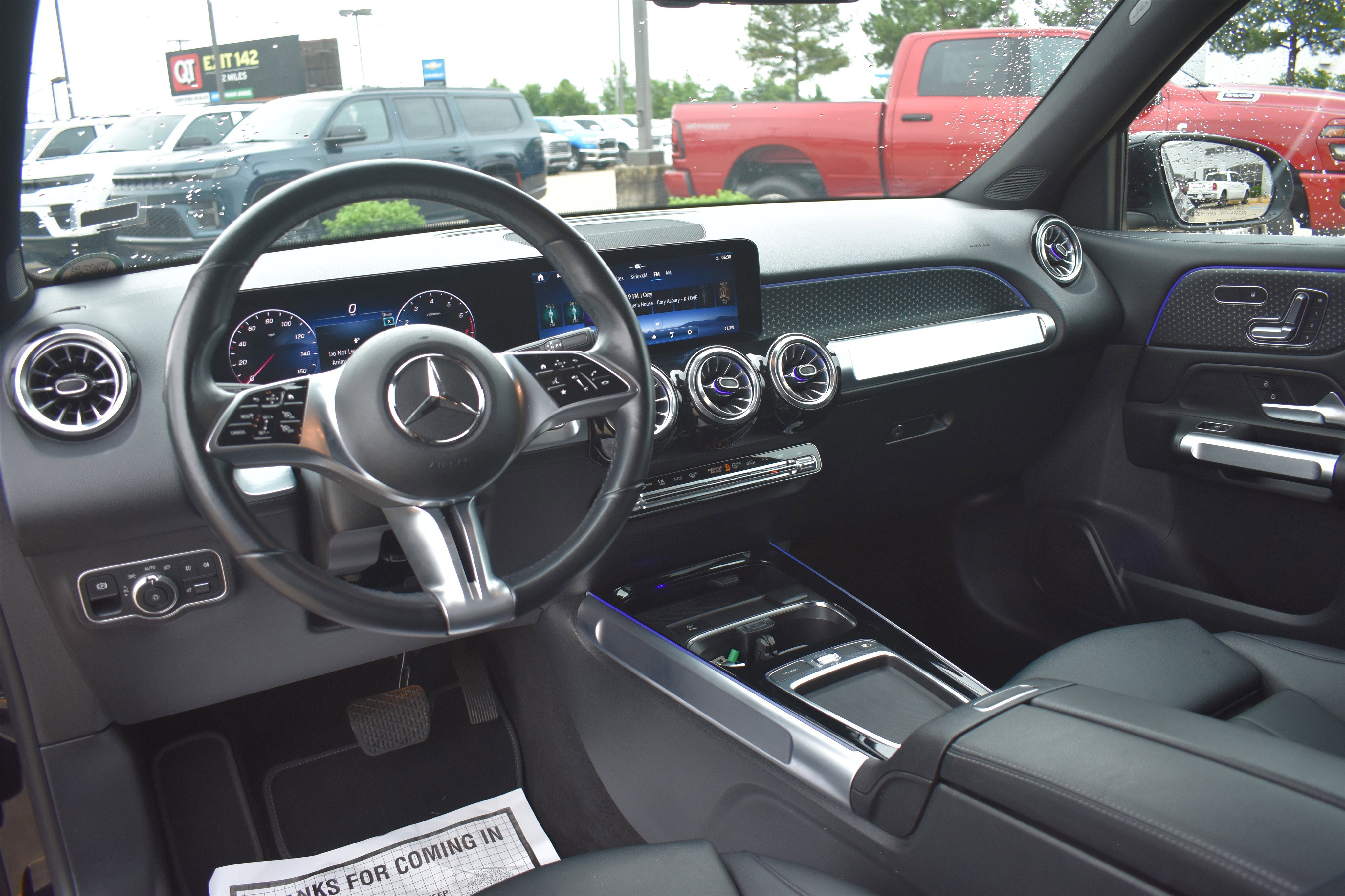 Used 2024  Mercedes-Benz GLB 250 image 18