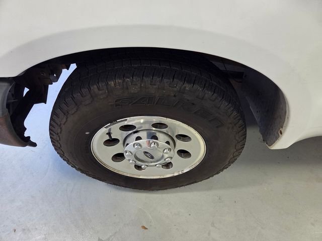 Used 2006 White Ford XL image 15