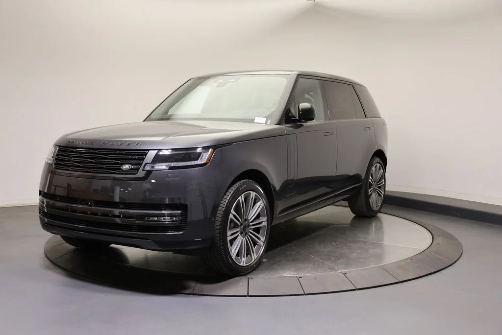 2026 Land Rover Range Rover 3.0 SE LWB 7's photo