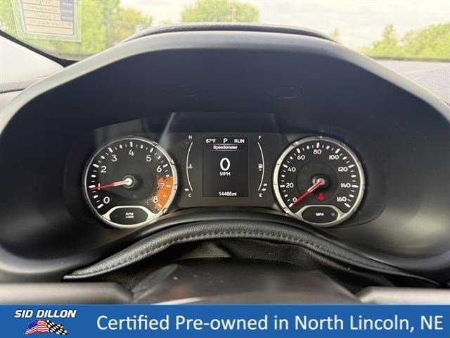 Used 2017 Glacier Metallic Jeep Latitude image 13