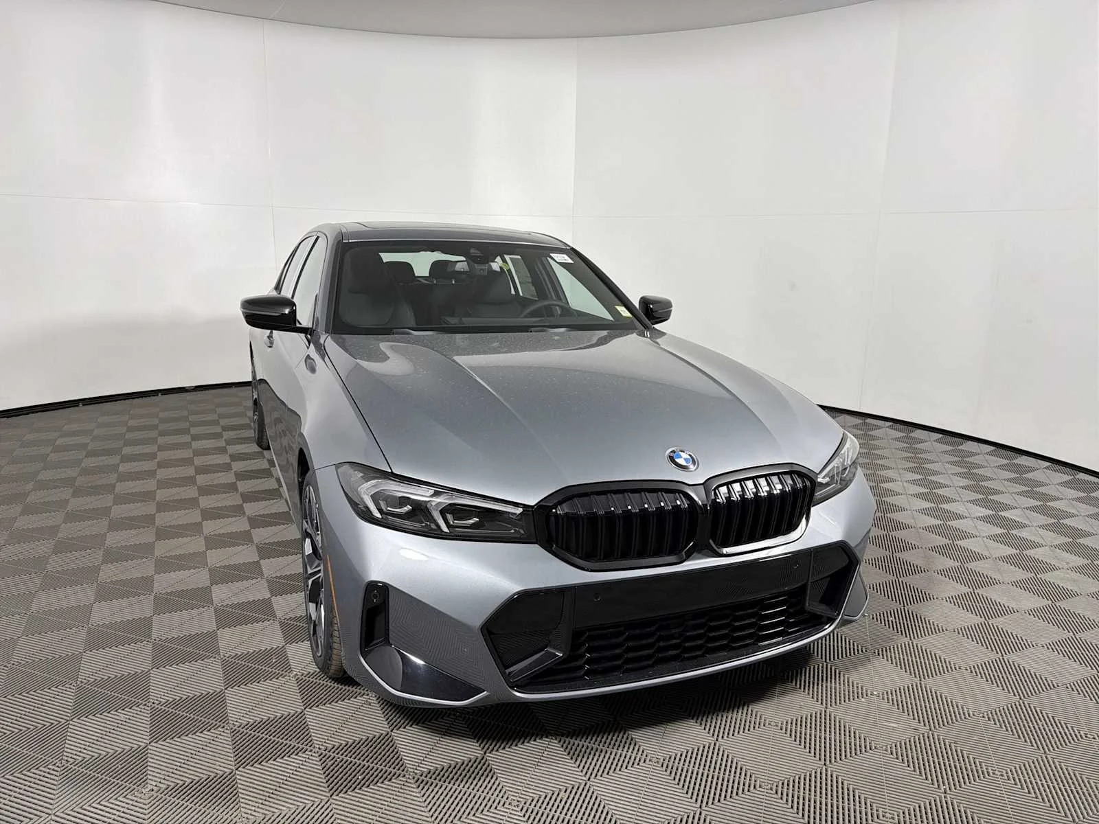 New 2026 Skyscraper Grey Metallic BMW 330i xDrive image 6