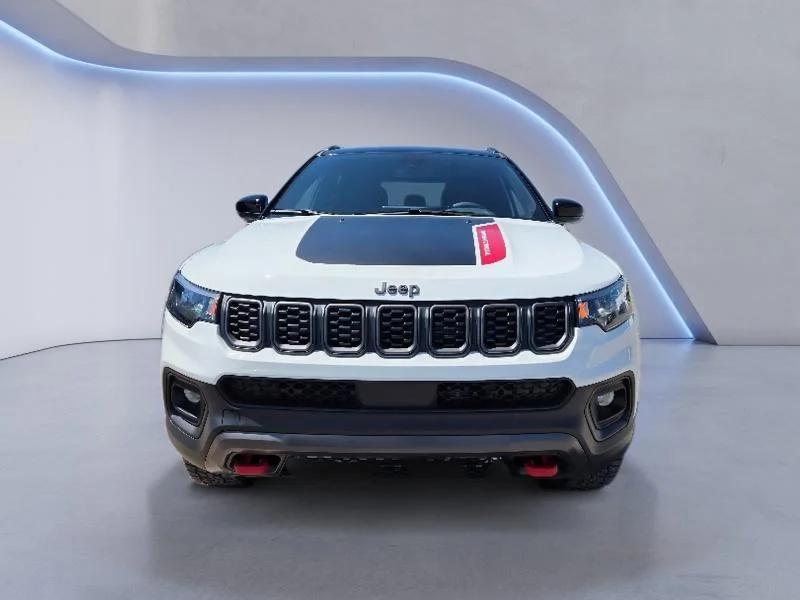 New 2026 Bright White Clear-Coat Exterior Paint Jeep Trailhawk image 9