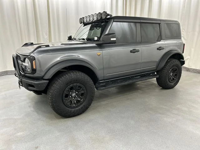 Used 2022 Gray Ford Badlands image 2