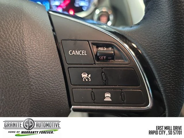 Used 2025 Red Mitsubishi SE image 33