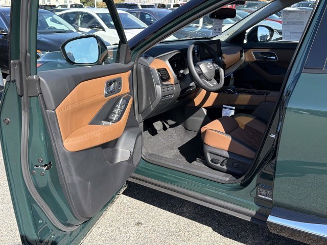 New 2026 Obsidian Green Pearl Nissan Platinum image 13