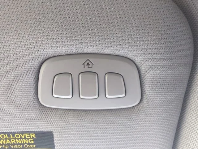 Used 2021 White Lincoln Standard image 40