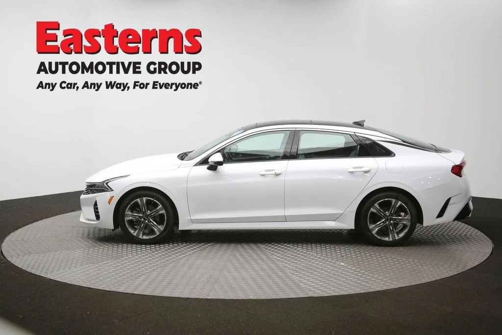 Used 2022 White Kia EX image 60