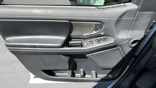 Used 2025 Silver Ford Platinum image 17