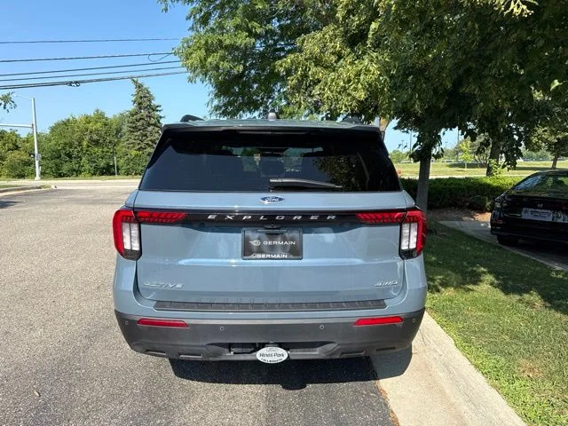 Used 2025 Vapor Blue Ford Active image 6